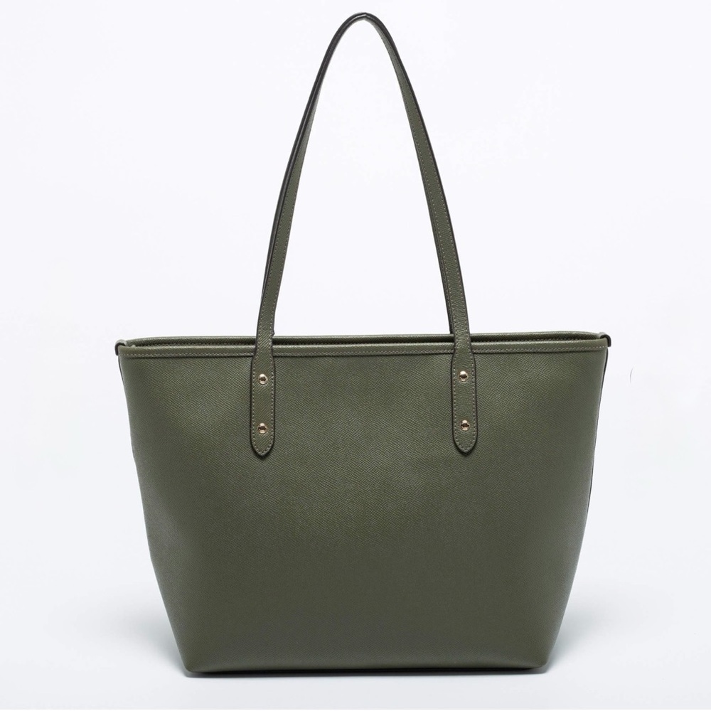 Coach Top Zip tote bag in green with wallet and bunny charm - Picture 6 of 15